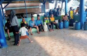 4 ABK Semi Jaya Diselamatkan Nelayan Lamongan Karena Karam 131f7d35 6cf5 40d4 8b30 5d8fffde5a6c