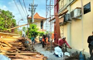 Gedung Baru Polres Bojonegoro Rp 3,7 Miliar, Pekerja Nekat Tanpa APD 1927db55 37d7 4885 add5 8d9f15505d25
