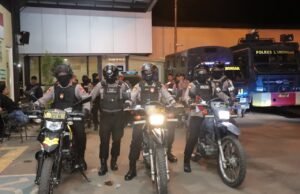 Patroli Akbar di Lamongan: TNI-Polri Bersatu Pastikan Situasi Aman 418d9ca3 0115 4047 9f9e 72fb52102a75