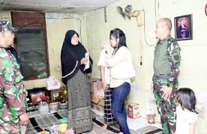 Datangi Rumah Keluarga Korban Mutilasi, Dandim Lamongan Berikan Ini 727ace04 39d7 4fa8 bd92 7137c905d1f0