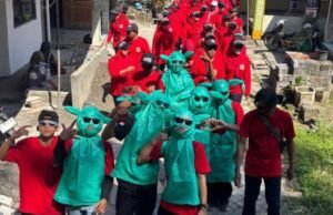 Warga Dusun Timbuan Lamongan Rayakan HUT RI dengan Jalan Sehat Meriah 819673a9 dc24 4e21 bf03 67ae6d8ac2f7