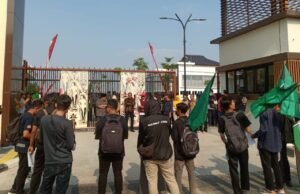 Aksi Damai HMI Bojonegoro, Ini 17 Tuntutan Rakyat yang Harus Segera Ditindaklanjuti B7150806 358e 48cf 8508 8cf6b5ca732b