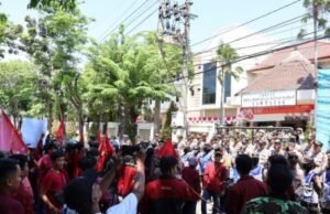 Polres Lamongan dan IMM Kompak: Aksi Damai Berjalan Lancar, Lanjut ke DPRD B9cb1cdc b322 4336 8f5b 5863e88c0a36