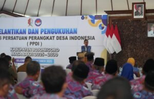 Bupati Bojonegoro Tekankan Profesionalisme Perangkat Desa Saat Pengukuhan PPDI 2025–2030