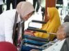 Pemkab Bojonegoro Bagikan 71 Kursi Roda, Wabup Nurul Azizah: Merawat Orang Tua Adalah Ladang Ibadah