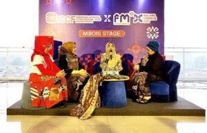 Cantika Wahono Bikin Heboh di FM X Malang, Batik Bojonegoro Jadi Sorotan Nasional