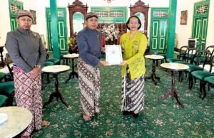 Utusan PB XIV Antar Undangan ke Sultan HB X, Simbol Eratnya Dua Keraton Mataram
