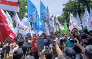 Ratusan Buruh Kepung Balai Kota, Ini Tuntutan Mereka Kepada Gubernur Jakarta