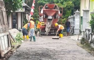 BKKD Mengalir, Dua Desa di Bojonegoro Mulai Cor Jalan 1 Kilometer Lebih, Warga Antusias