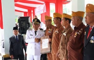 Semangat Pahlawan Menggema di Bojonegoro, Ribuan Peserta Hening Saat Pesan Para Pejuang Dibacakan