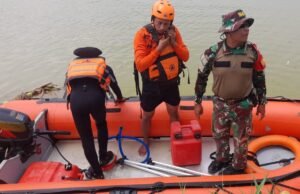 Tenggelam di Waduk Penguripan Lamongan, Tim SAR Kerahkan 4 Perahu