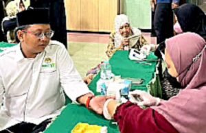 Cek Tensi dan Gula Darah Gratis di Masjid, Warga Tambak Oso Antusias