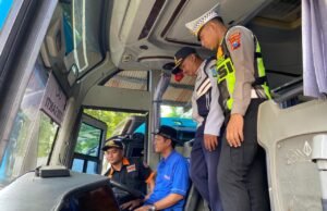 Jelang Natal dan Tahun Baru, Polisi Lamongan Temukan Bus Tak Laik Jalan
