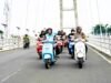 Gaya Nyentrik Wakil Bupati Bojonegoro Nurul Azizah: Tunggangi Vespa Biru Pimpin Parade Senandung Bengawan