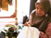 Perempuan Bojonegoro Ini Sulap Kain Putih Jadi Batik Agni Amerta yang Memukau Dunia