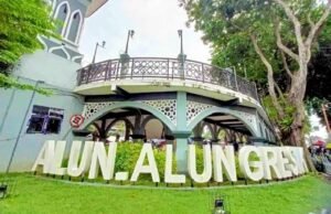 Alun-Alun Gresik: Oase Sejuk di Tengah Kota Santri yang Bikin Betah Nongkrong