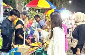 Ribuan Warga Padati Alun-Alun Bojonegoro Sambut Tahun Baru 2026