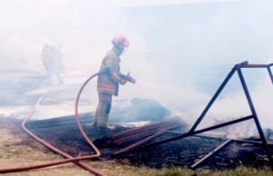 Gudang Solar Terbakar di Balen Bojonegoro, Api Nyaris Merembet ke Rumah Warga