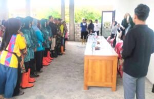 TNI dan Pemda Turun Tangan, Warga Ketapangtelu Lamongan Terima Bantuan Banjir