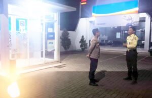 Cegah Kejahatan Pagi Hari, Polsek Sugihwaras Bojonegoro Gelar Patroli Sapa Fajar