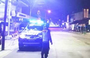 Jam Sibuk Pagi, Polsek Kedungadem Bojonegoro Turun Atur Lalu Lintas