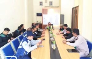 Humanis dan Edukatif, Satlantas Gresik Sapa Driver Bus Trans Jatim