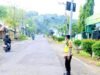 Jam Sibuk Pagi, Polsek Gondang Bojonegoro Turun Langsung Atur Lalu Lintas