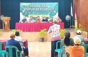Danramil Laren Lamongan Kawal Ketat Distribusi Pupuk Bersubsidi