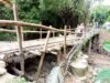 Jembatan Perbatasan Bojonegoro Lamongan Putus, Warga Terpaksa Bikin Akses Darurat