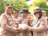Kapolres Tuban Potong Tumpeng, Beri Kejutan Ultah Anggota Januari
