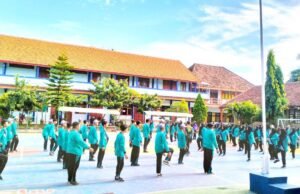 Babinsa Bluluk Lamongan Gembleng Fisik Siswa SMAN 1, Ini Materinya
