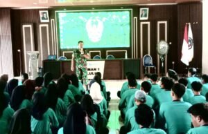 TNI Masuk Sekolah, SMA Negeri 1 Bluluk Lamongan Dibekali Wawasan Kebangsaan