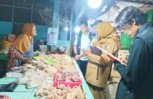 Sidak Pasar Bojonegoro Ungkap Penyebab Harga Ayam dan Cabai Melonjak