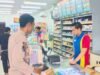 Patroli Dialogis di Indomaret, Polisi Gondang Bojonegoro Ingatkan Warga Kunci Ganda