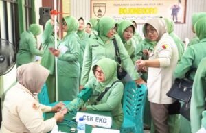 Peduli Kesehatan, Persit KCK Bojonegoro Jalani Pemeriksaan Jantung