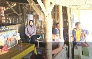 Bhabinkamtibmas Kedungadem Bojonegoro Turun ke Desa, Warga Diingatkan Waspada Penipuan