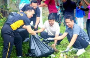 Bupati Bojonegoro Wahono Pimpin Bersih-Bersih Massal di TBS