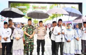 Hujan Tak Surutkan Semangat, Bupati Wahono Resmi Buka Bazar Ramadhan UMKM Bojonegoro
