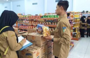 Jelang Lebaran, BPOM dan Dinkes Kediri Temukan 8 Produk Bermasalah di Swalayan
