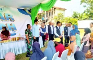 Pasar Murah Sukodadi Membludak, Danramil dan Gubernur Jatim Pantau Harga