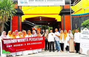 Ramadan Penuh Berkah: Aksi Nyata SMPN 2 Bojonegoro Bagi-bagi Takjil di 3 Titik Kota