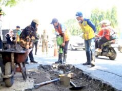 Jelang Mudik, Kapolres Bojonegoro Pastikan Perbaikan Jalan Nasional Dikebut
