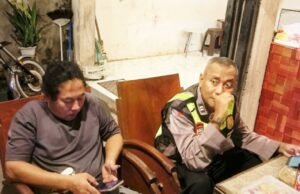 Polisi Gondang Bojonegoro Sambangi Warga Senganten, Ingatkan Keamanan Kendaraan