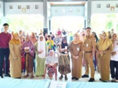 Jelang Lebaran, 281 Warga Rentan di Gayam Bojonegoro Terima Bantuan Sosial