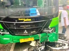 Detik-Detik Tragis di Solokuro Lamongan: Bus Trans Jatim Hantam Motor, Nyawa Melayang