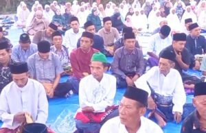 Lebaran Lebih Awal, Warga Muhammadiyah Bumirejo Kepohbaru Bojonegoro Sholat Id di Lapangan