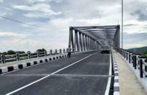 Bojonegoro Bersinar, Lampu Ikonik Mliwis Putih di Jembatan TBT Picu Ekonomi Malam