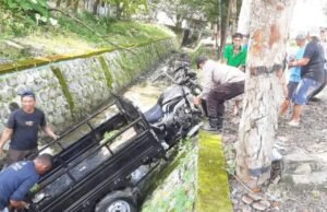 Respon Kilat Polsek Dander, Korban Laka di Mojoranu Bojonegoro Segera Dievakuasi