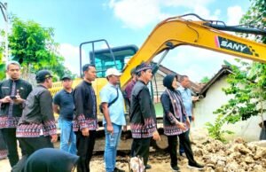 Wabup Bojonegoro Cek Jembatan Rusak hingga Jalan Cor Desa