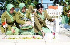 Hening di TMP Lamongan, Persit KCK Teguhkan Semangat Jelang HUT ke-80